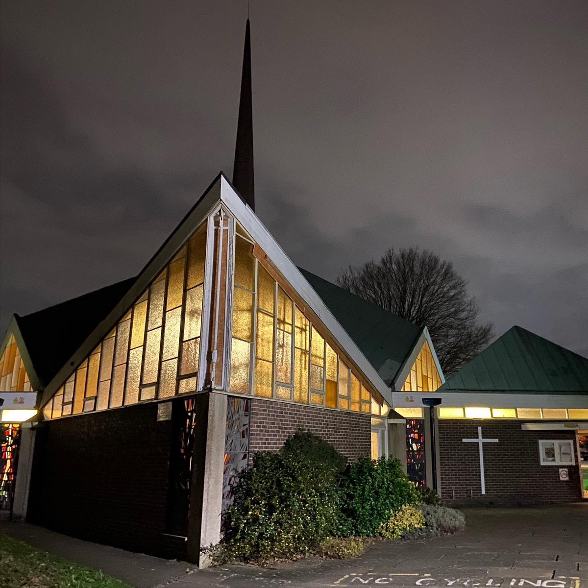 lukehamlyn's tweet photo. Great to be kicking off the year with both Refresh Molesey and St Richard’s Ham yesterday. Excited for all that 2024 holds! Hope to see you at some point. #worship #church #sunday #newyear https://t.co/kaTDtEcBd7