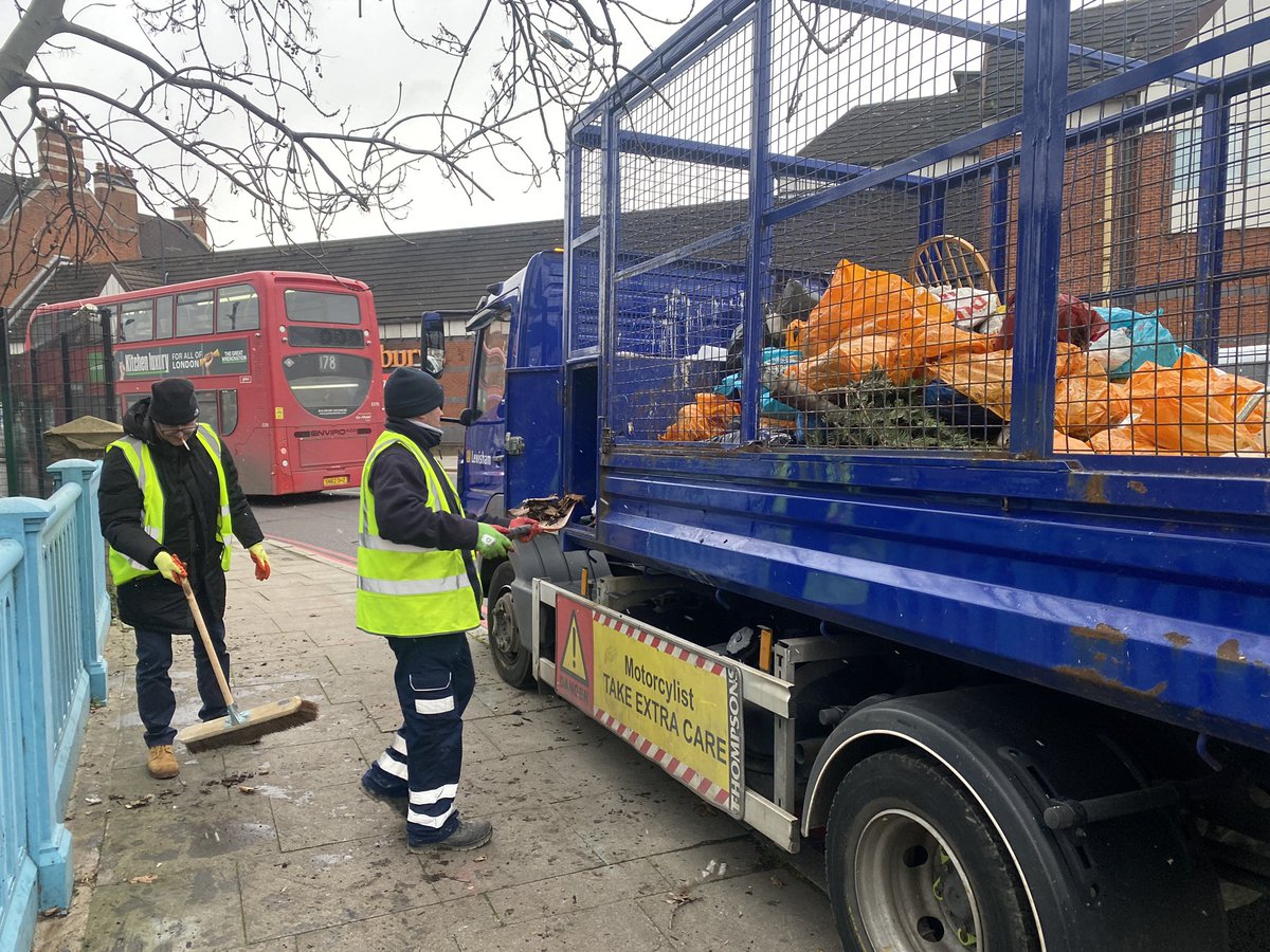 mikelondonse's tweet photo. 4 of us from @qwag have just removed ca200 flytipped bags of clinical waste dumped over months. Possibly disbetes waste as GPs not liable to accept household clinical waste any more. @LewishamCouncil needed two carts to take it all away! Cold, snow, steep slippery slope no deter! https://t.co/UPAi9rkQhb
