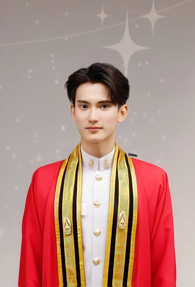 dheandra_salmaa's tweet image. happy anniversary #FirstfhGraduationDay 🎓

to my smart person, we really admire you. thank you for always inspiring us @firstfh5 🧡

#First_Chalongrat #รักแรกของเฟริสท์