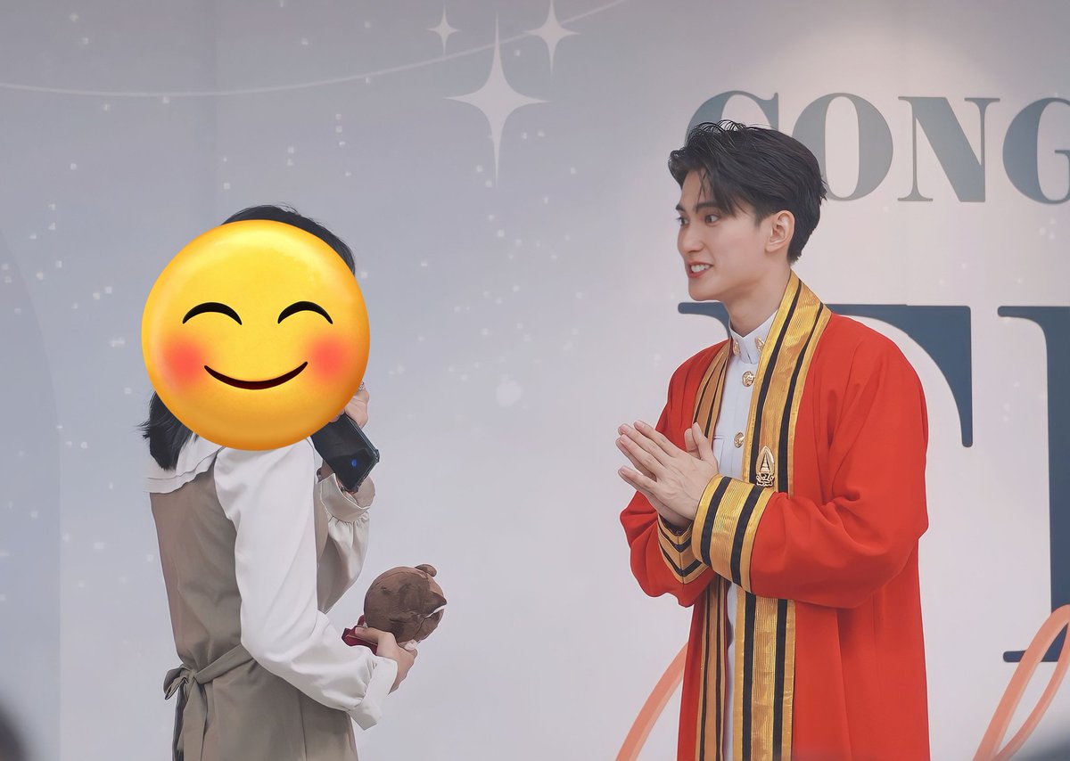 dheandra_salmaa's tweet image. happy anniversary #FirstfhGraduationDay 🎓

to my smart person, we really admire you. thank you for always inspiring us @firstfh5 🧡

#First_Chalongrat #รักแรกของเฟริสท์