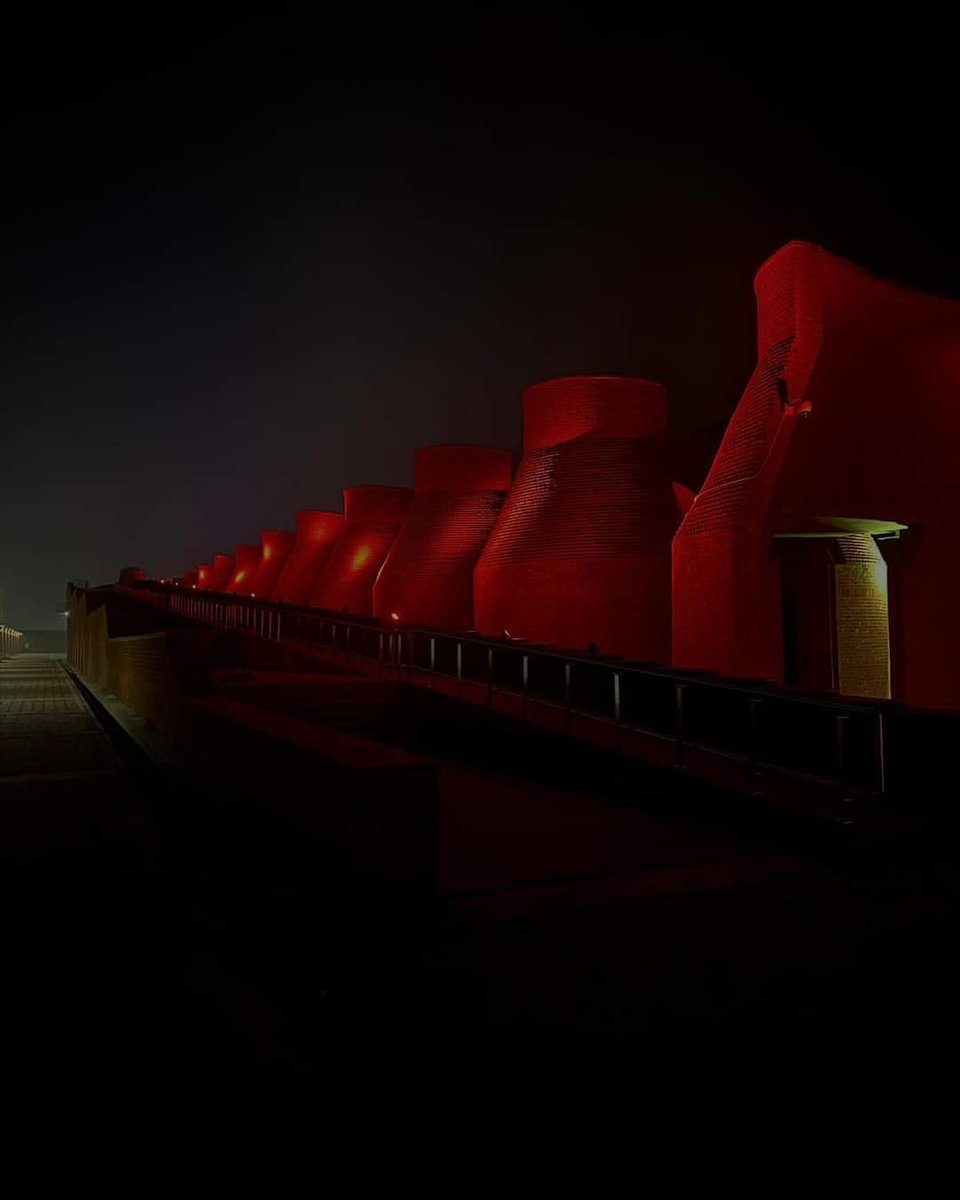 Restoring our glorious past!🙏❤️
Beautiful glimpse of the night view of #NalandaUniversity.This restoration is not merely architectural but profound respect for the ancient civilization that celebrated wisdom & knowledge above all.
@narendramodi @biharfoundation 
#Bihar #Nalanda