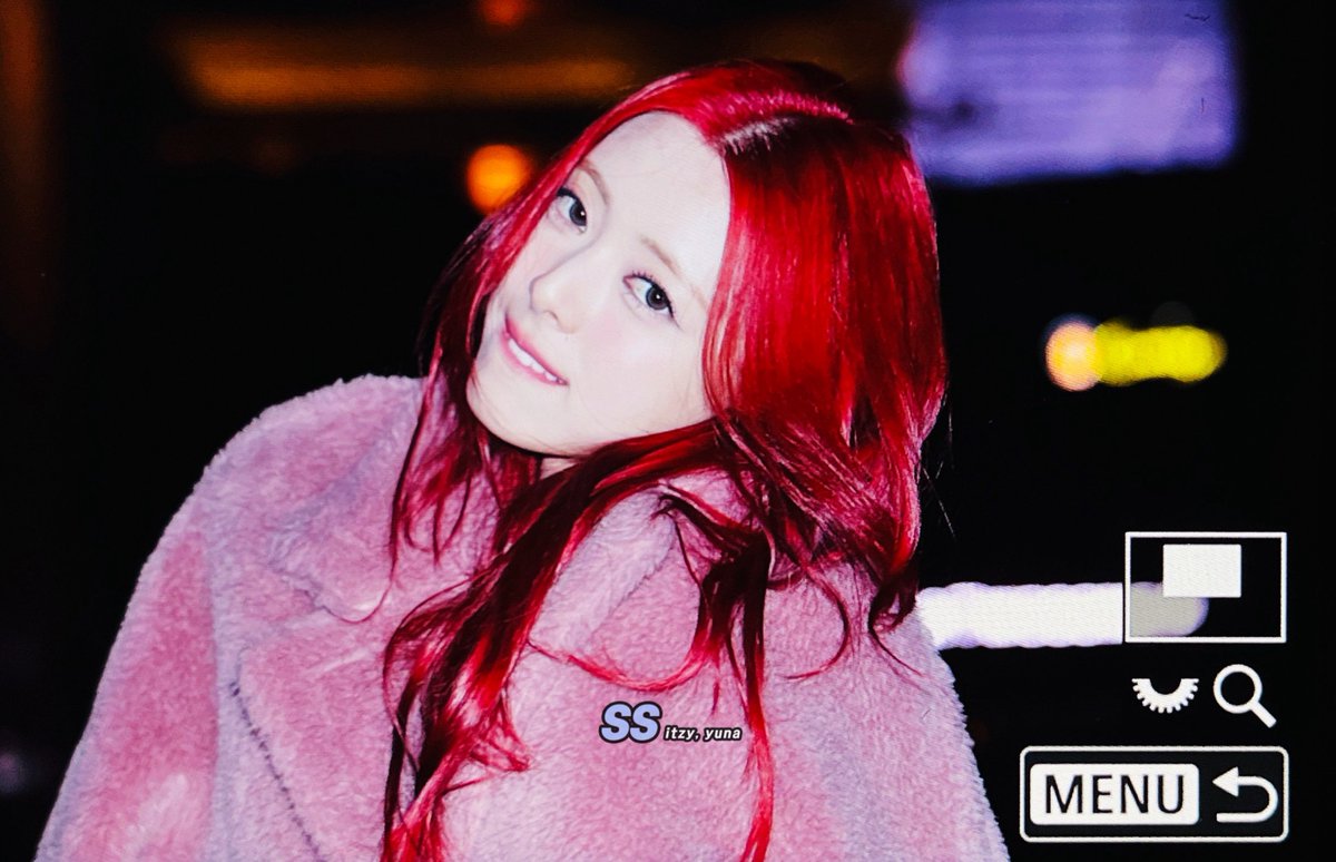 shinsarang_yn's tweet photo. 240108 #유나 #YUNA #있지 #ITZY 😉❤️❤️ https://t.co/clHNIziV0g