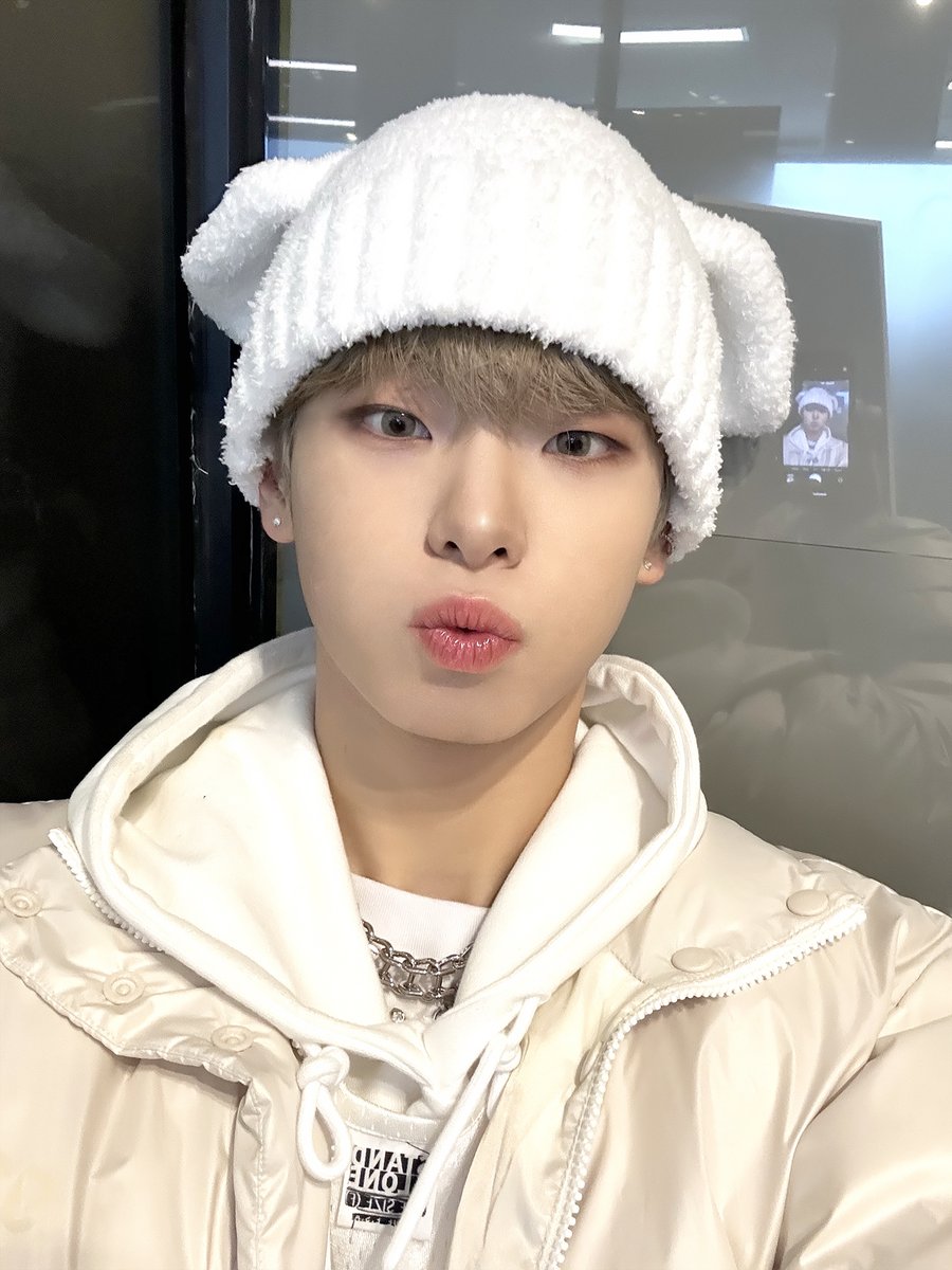 82Message's tweet photo. [#도누니]
이것은 토끼인가 강아지인가

#82MAJOR #에이티투메이저
#김도균 #KIMDOGYUN https://t.co/aiexYgoZZc
