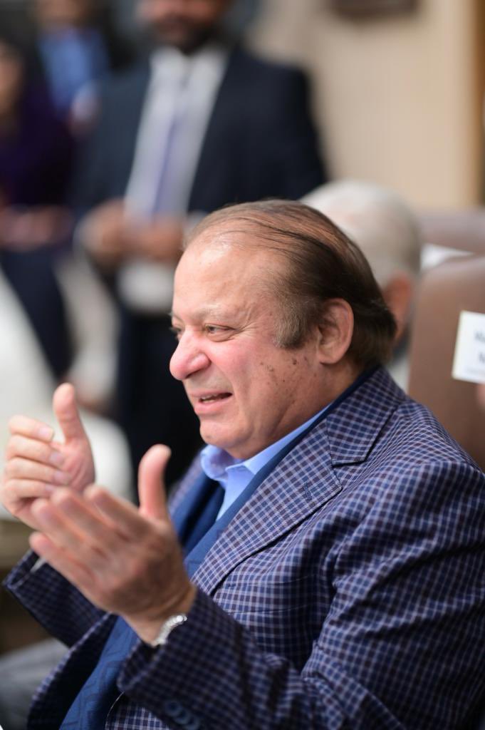 اللہ کے فضل سے نواز شریف کو کے اب وزیراعظم بننے کی راہ میں جو رکاوٹ تھی وہ بھی ختم ہو گئی
#انشاءاللہ_وزیراعظم_نوازشریف