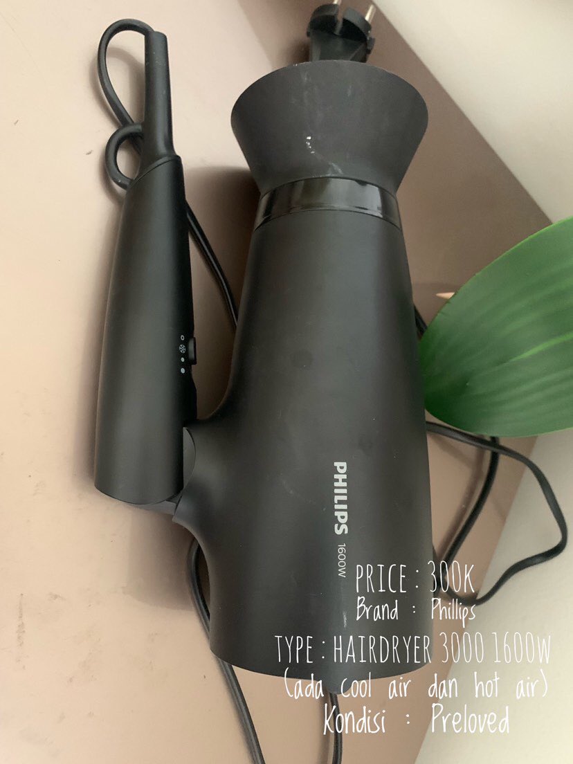 bloomyalice's tweet photo. @aghalaeas aku adanya philips kak 1600w tapi ada cool air dan hot airnya jadi flexible nyaman banget! 300k https://t.co/CPyE8PNag5