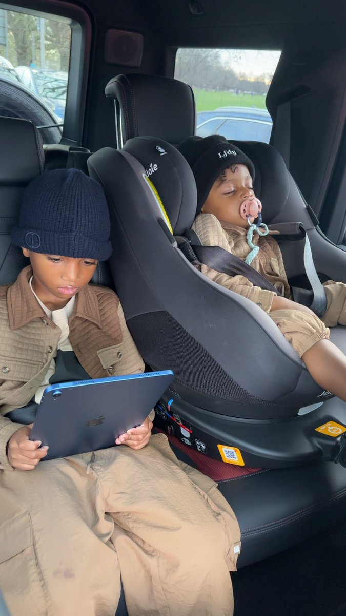jada3_p's tweet photo. Raise your children to be impressed by kindness, loyalty and humility, not just wealth, possessions and power 🙏🏽❤️
#MyKings https://t.co/EXp7RYGpsT