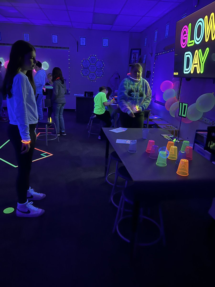 STEMft's tweet photo. Enjoying our first ever GLOW DAY thanks to a grant from AWEF. https://t.co/4q0WvsWGuW