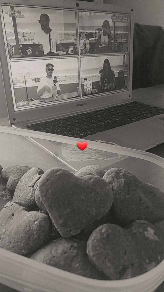 Buen diaaa, hice galletitas por primera vez y mirandolos <a href="/nadiedicenada_/">NADIE DICE NADA</a> #nadiedicenada