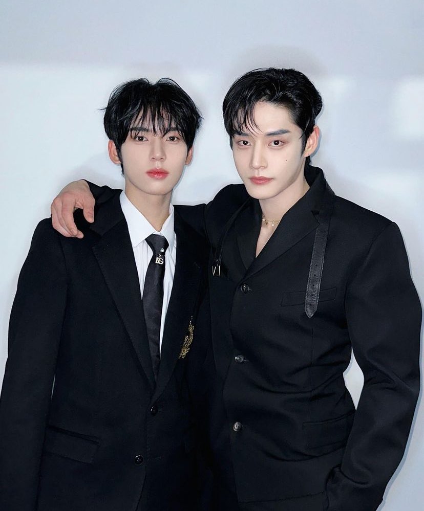 yujinxs's tweet photo. pai e filho https://t.co/EXVJsYKE4g