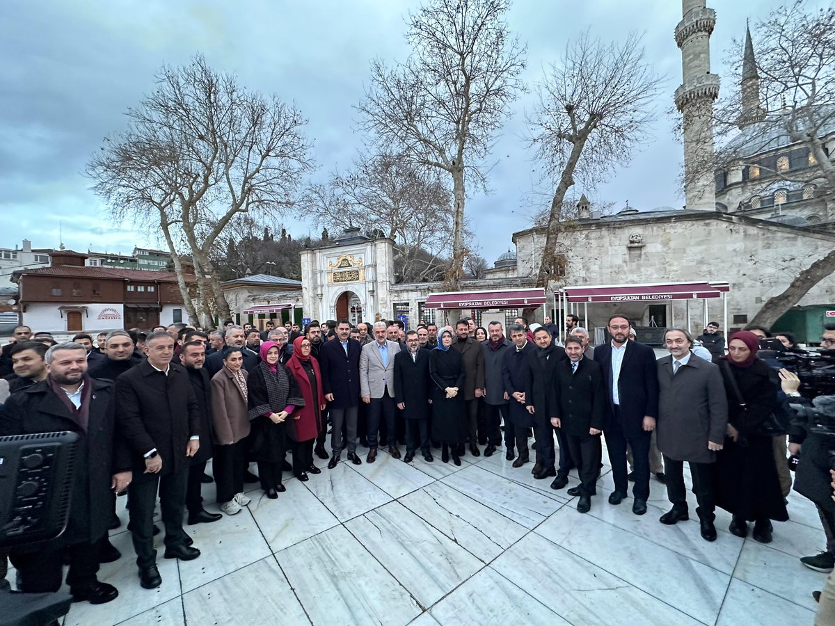 Sabah namazımızı İstanbul Büyükşehir Belediye Başkan Adayımız Murat Kurum ve İl Başkanımız Osman Nuri Kabaktepe ile birlikte Eyüp Sultan Camii’nde eda ettik. Hazırız, Kararlıyız… @osmannnurika @murat_kurum