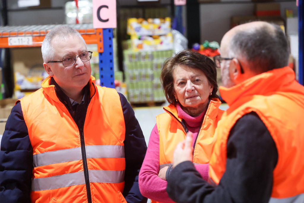 asensioji's tweet image. En nuestra búsqueda por impulsar prácticas sostenibles y solidarias en #Gipuzkoa, acabamos de donar más de un millar de bolsas 100% recicladas y reciclables, para apoyar al Banco de Alimentos de #Gipuzkoa, en colaboración con @sansebastianfes @GrupoEmausFS y #SpanSet.