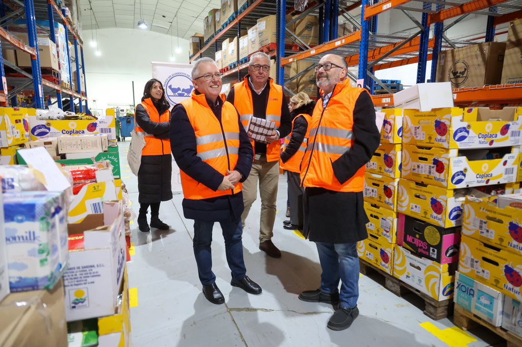 asensioji's tweet image. En nuestra búsqueda por impulsar prácticas sostenibles y solidarias en #Gipuzkoa, acabamos de donar más de un millar de bolsas 100% recicladas y reciclables, para apoyar al Banco de Alimentos de #Gipuzkoa, en colaboración con @sansebastianfes @GrupoEmausFS y #SpanSet.