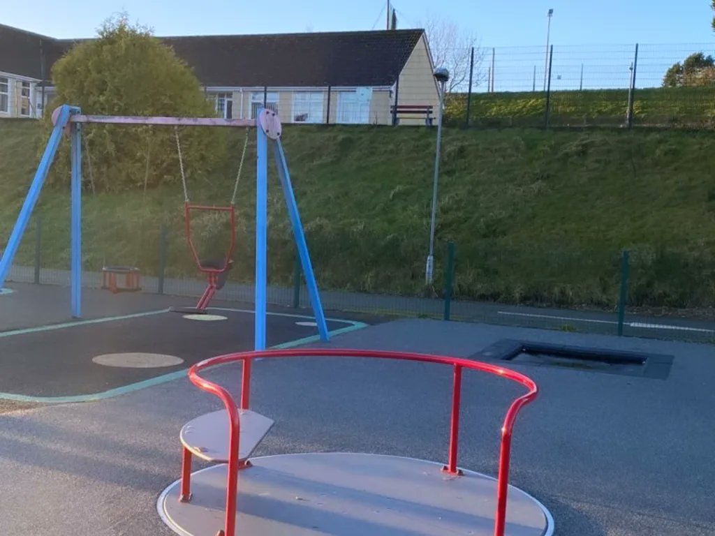 johnpauloshea1's tweet photo. 1/2 - It is great to see improvements to #Freemount playground completed recently. 

#accessforall #ClárProgamme #OurRuralFuture https://t.co/8xj1F7buby