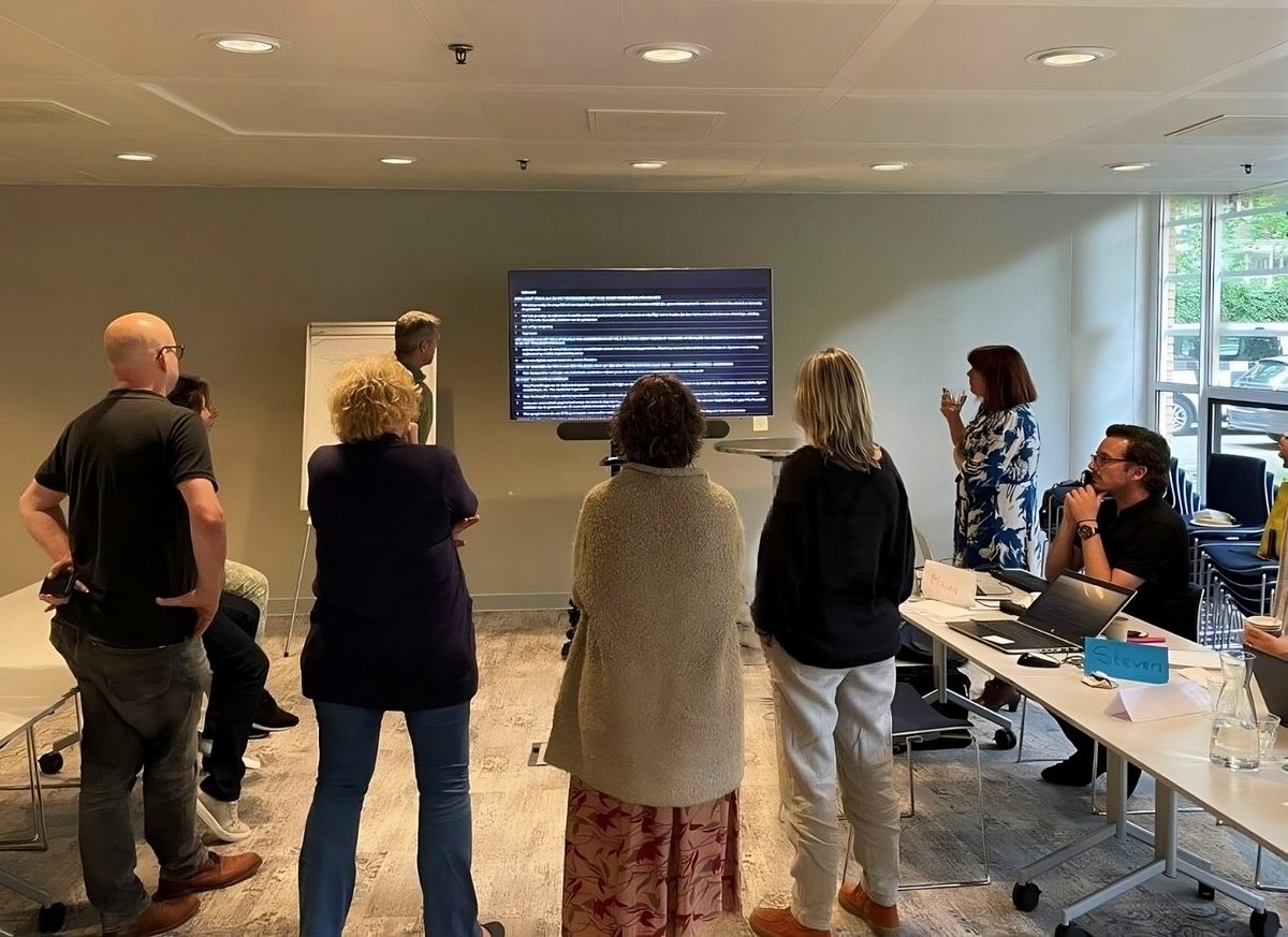 JerryStaveren's tweet photo. Het recente nieuws in Hilversum over vereenvoudigde financiering en verminderde regeldruk voor zinvolle dagbesteding is het resultaat van alle inspanningen die we hebben geleverd tijdens onze bijeenkomsten.

Mooi om te lezen:
https://t.co/0ySVeRNORs https://t.co/iyzQMvXIgN