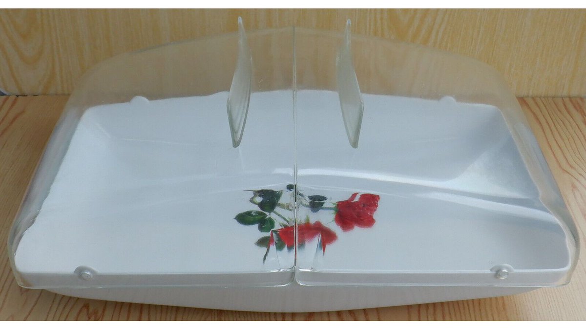 EverRotating's tweet photo. A vintage 1960's Dialene Better-Maid lidded cake/buns/pastry serving tray.πΉ
π https://t.co/BSBUavDnyX
#Vintage #FollowVintage #VintageHome #CakeOClock #eBay https://t.co/yMQq4pXaZt