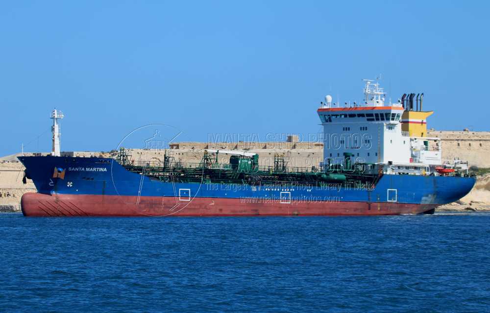 Shipguru's tweet photo. #Malteseowned #tanker #SANTA_MARTINA #entering #grandharbourmalta - 02.03.2023 - www.maltashipphotos.com- NO PHOTOS can be used or manipulated without our permission https://t.co/qmUBYTwD8W