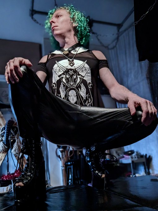 Decided on a better image for today :)   Now available for sessions and duo bookings, links below. I<a href="/tag/clip"class="tags"><span>#clip</span></a>