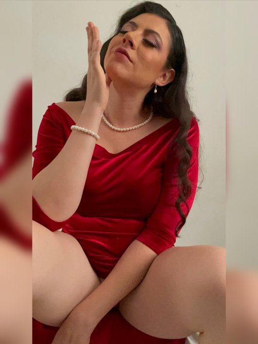 Adivina qu&eacute; estoy oliendo🫣🔥... ‼️(MI ONLY SIGUE CON LA PROMO DEL 50% DE DESCUENTO)💋🎁. https://t.co/MLXGcBAxMt<a href="/tag/only"class="tags"><span>#only</span></a>
