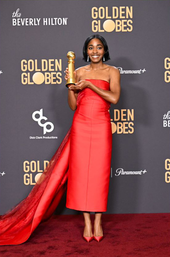 Congratulations! #GoldenGlobes winner Ayo Edebiri '13! So thrilled for and proud of her trajectory from early days in BLS’ own Yellow Submarine Improv Troupe. Ayo won Best TV Female Actress for Comedy Series: The Bear on FX / Hulu. @bls1635blsa
