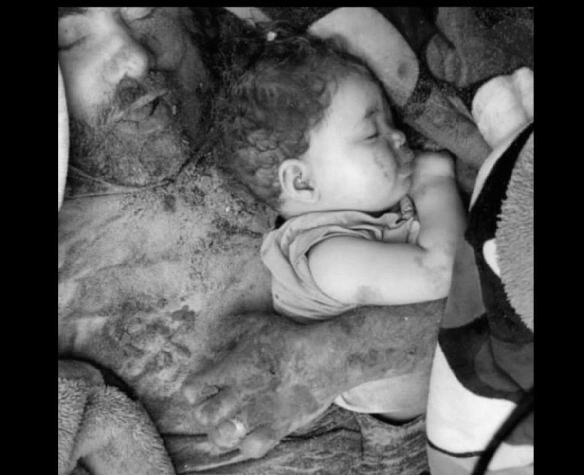 rafayjalil's tweet photo. In Gaza, fathers sleep hugging their children.

Maybe take one last whiff...
or to die with those they love more than themselves...

THERE IS NO DESCRIPTION OF PAIN..

A father hugs his baby, who is less than a year old, tightly in his arms.

They were murdered together...

This wasn't humanity!

HUMANITY DIED WITH GAZA!