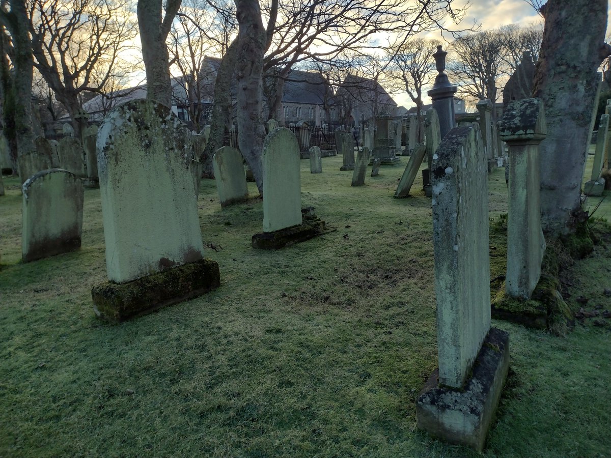 MortePhoto's tweet photo. Out working 'in the field this morning', and to my surprise I discovered that half of the gravestones in St Magnus Kirkyard had turned green! ๐ฎ
#stmagnus #stmagnuscathedral #orkney #kirkwall https://t.co/57R6eZcxPg