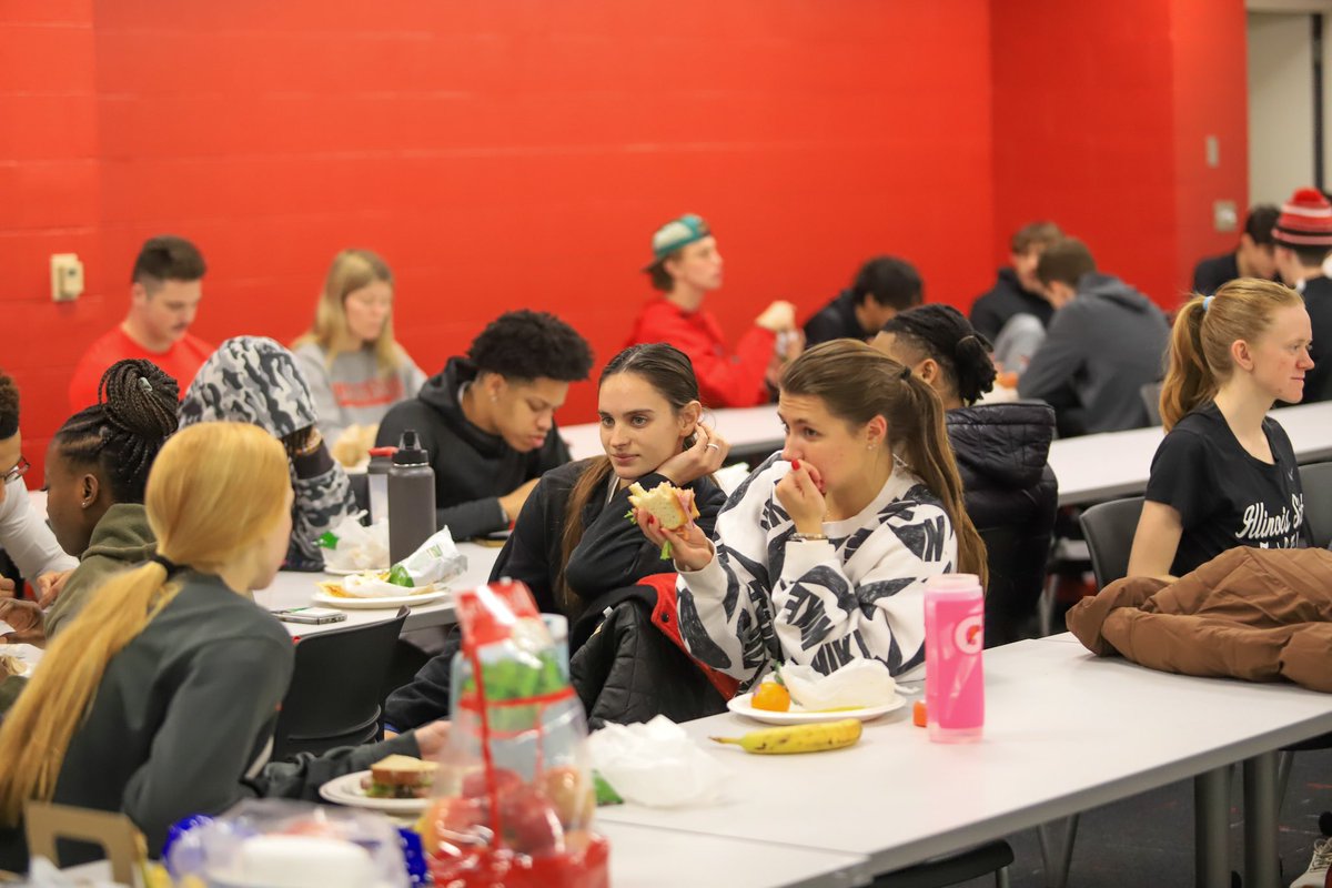 Race Week Prep with some lunch to recover✅💪