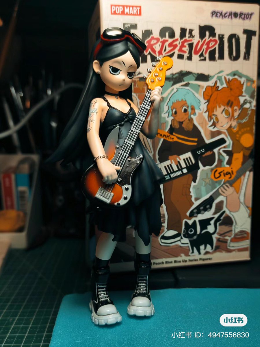 LibbyFrame's tweet photo. goth poppy!!!! https://t.co/jVomRx1pQP