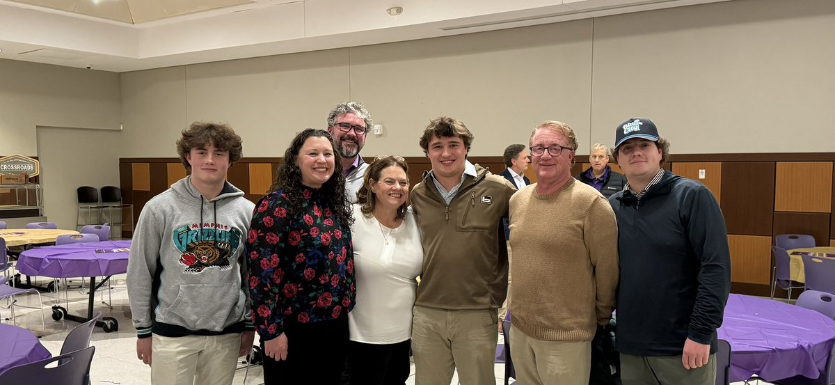 Congratulation to John Goodwin who was honored last night with the Kyle Frasure HEART Award. Pictured here with Kyle's family (Aaron, Kelly, Jacob, and Cole) and his parents (Will and Leigh). John epitomizes many of the positive traits that we admired in Kyle. Go Brothers!
