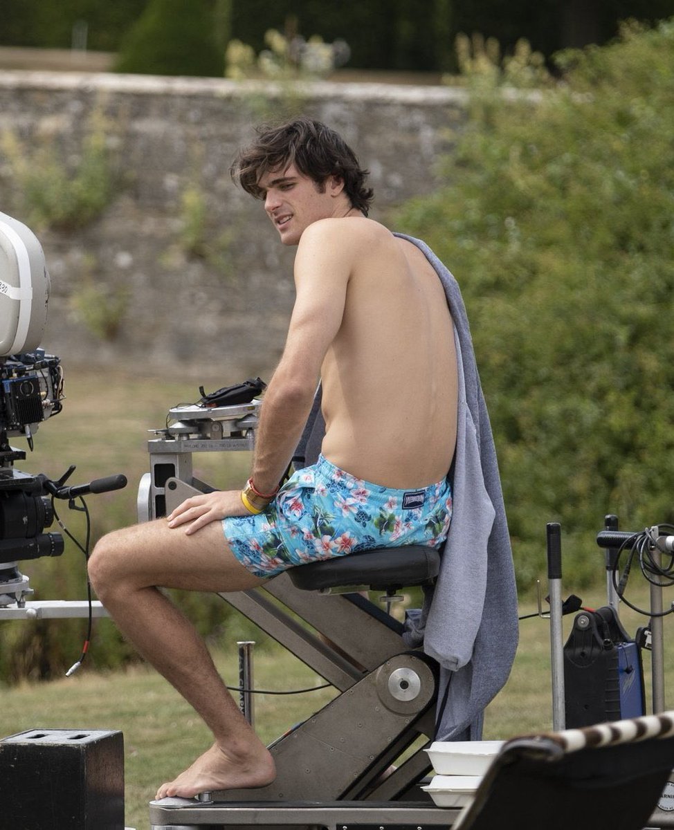 BestJacobElordi's tweet photo. Jacob Elordi on the set of 'SALTBURN' https://t.co/pLJXk7ejcL