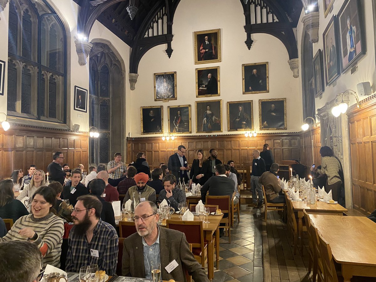 Dinner of the DUNE-UK Collaboration at Pembroke College, Oxford. Good start to 2024 with lots of neutrino science. @DUNEScience @PembrokeOxford