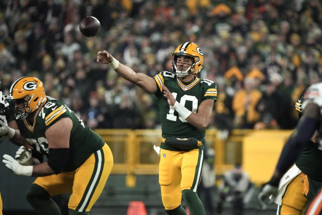 IKE_Packers's tweet photo. Jordan Love LED THE NFL in games with multiple passing touchdowns and 0 interceptions (9) https://t.co/bUqnx16Jtu