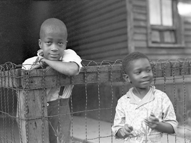 HistoryLivesDet's tweet photo. Did you know that @CityofDetroit decision to create the community known as Lafayette Park destroyed Black Bottom?
Not I-375.
I will make the case on Feb. 4 at @DetroitLibrary. 
Register to attend through this link. It's free:
https://t.co/8DPexUi5HM https://t.co/kOXSIdQDor