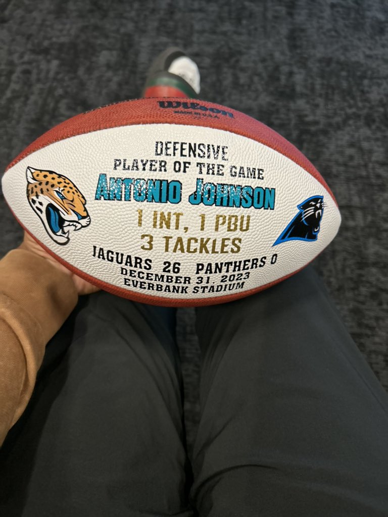 AJ27FANPAGE's tweet photo. Game ball this week!!!! https://t.co/CVq1NGIofJ