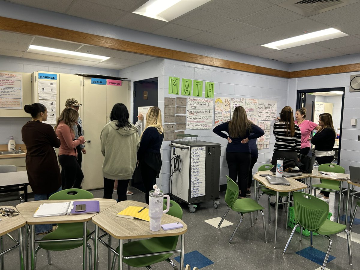 a_maddox27's tweet photo. It was great to lead a teacher workshop on Behavior & Coping Skills during our PDD today! This time of collaboration and planning is so important. @sunset_coral @SLLpbc #teacherworkshop #copingskills #collaboration #carouselbrainstorm https://t.co/UkzhctcPik