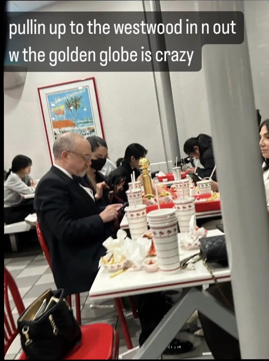 letterboxd's tweet image. Good morning to Golden Globe winner Paul Giamatti 👑🥤🍔

📸: @StoolWestwood