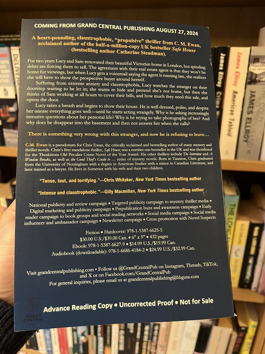 chrisewan's tweet photo. Some post days are really great post days! Today I got to see advance galleys of the US edition of THE HOUSE HUNT for the very first time, coming this August from @GrandCentralPub 

https://t.co/LUawXI6aBi https://t.co/MnkbdO8wBP