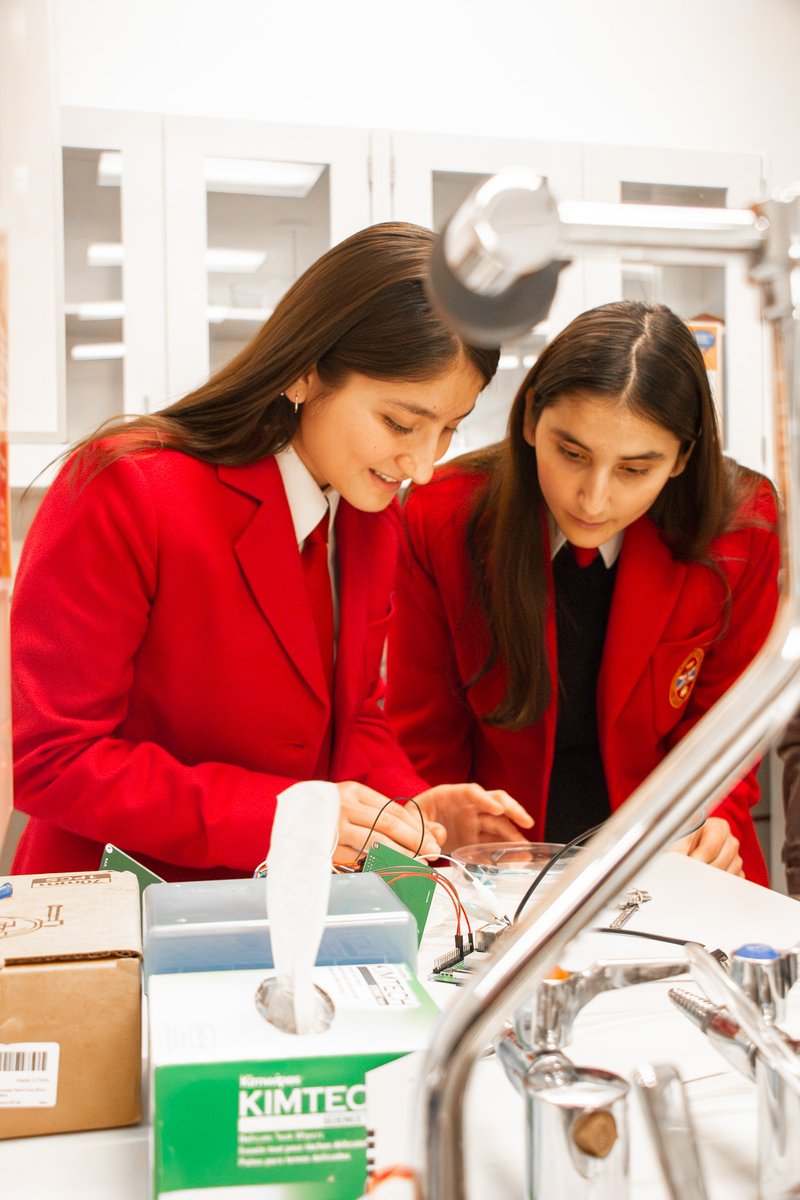 St. Margaret's School tweet media