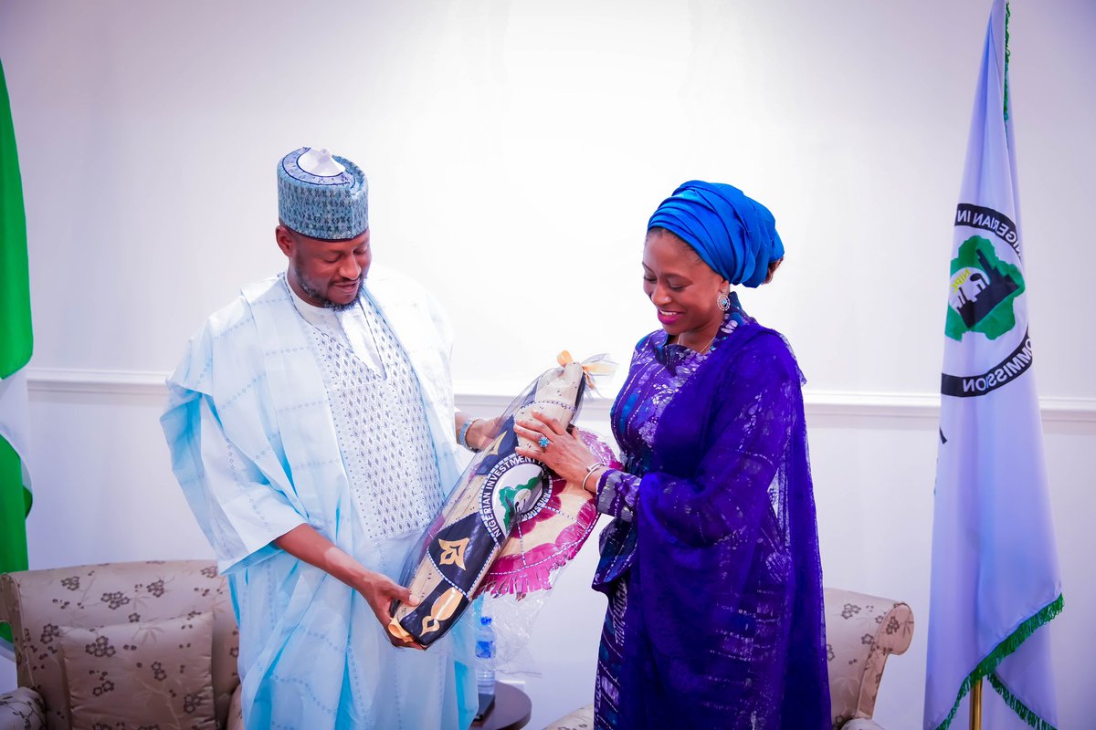 dikko_radda's tweet photo. In continuation of my strategic engagement with Federal Ministries, Departments, and Agencies, today, I paid a visit to the Executive Secretary Nigerian Investment Promotion Commission (NIPC), Mrs Aisha Rimi, at the Corporate headquarters in Abuja, where I stressed the need for synergy to improve investment chances in the Katsina state.

During the visit, I expressed the state's strong desire to collaborate with NIPC for the betterment of its agricultural sector and to utilize the abundant mineral resources.