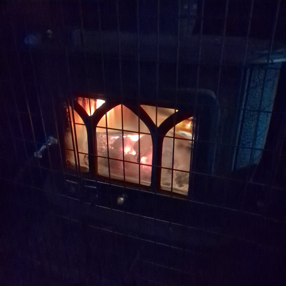 neph0079's tweet photo. @RoseisleDave Indeed, it's f-f-f-freezing out there! 🥶

Hope you and mum are staying cozy. 🥰 https://t.co/1CkTP9RwJS