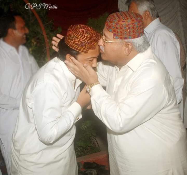 LalaTaak's tweet image. نصرٌ مِّن اللَّهِ وَفَتْحٌ قَرِيبٌ

جیت کا نشان تیر کا نشان

انشاءاللہ 8 فروری کا سورج پاکستان پیپلزپارٹی کی جیت کی نوید لے کر طلوع ہوگا
#VoiceOfUmerkot #PS50 #VoteForTeer
#VoteForQiblaSain Syed Ameer Ali Shah ❤✌