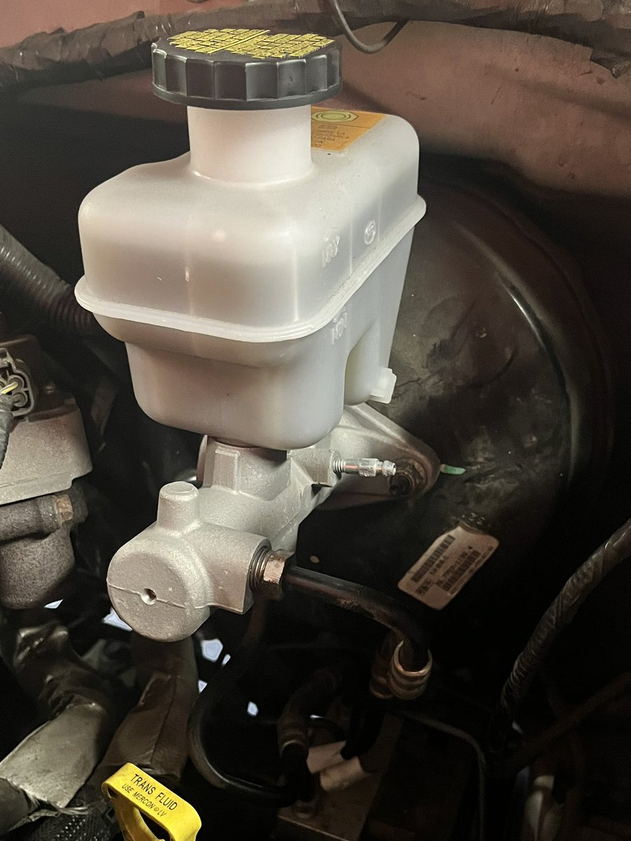 noxnftunity's tweet photo. Can you spot the mistake? 
#mechanics #installedwrong https://t.co/5qtwNHZSjW