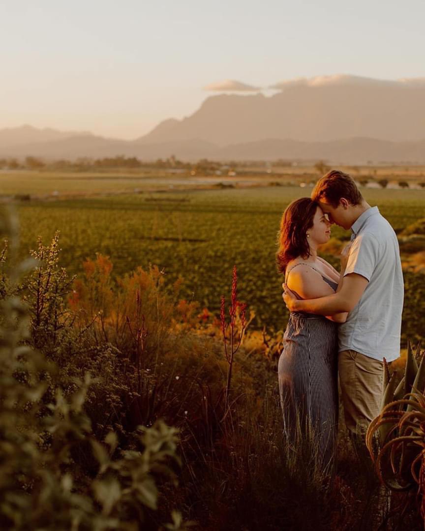 NUYWINERY's tweet photo. 🥂💍Breathtaking views for a perfect engagement photo shoot! 🥂💍
📸 - Amelia Maria Photography
#NuyWinery #WineOfTrueCharacter #Photoshoot #Engament https://t.co/PKzYqSJGcw