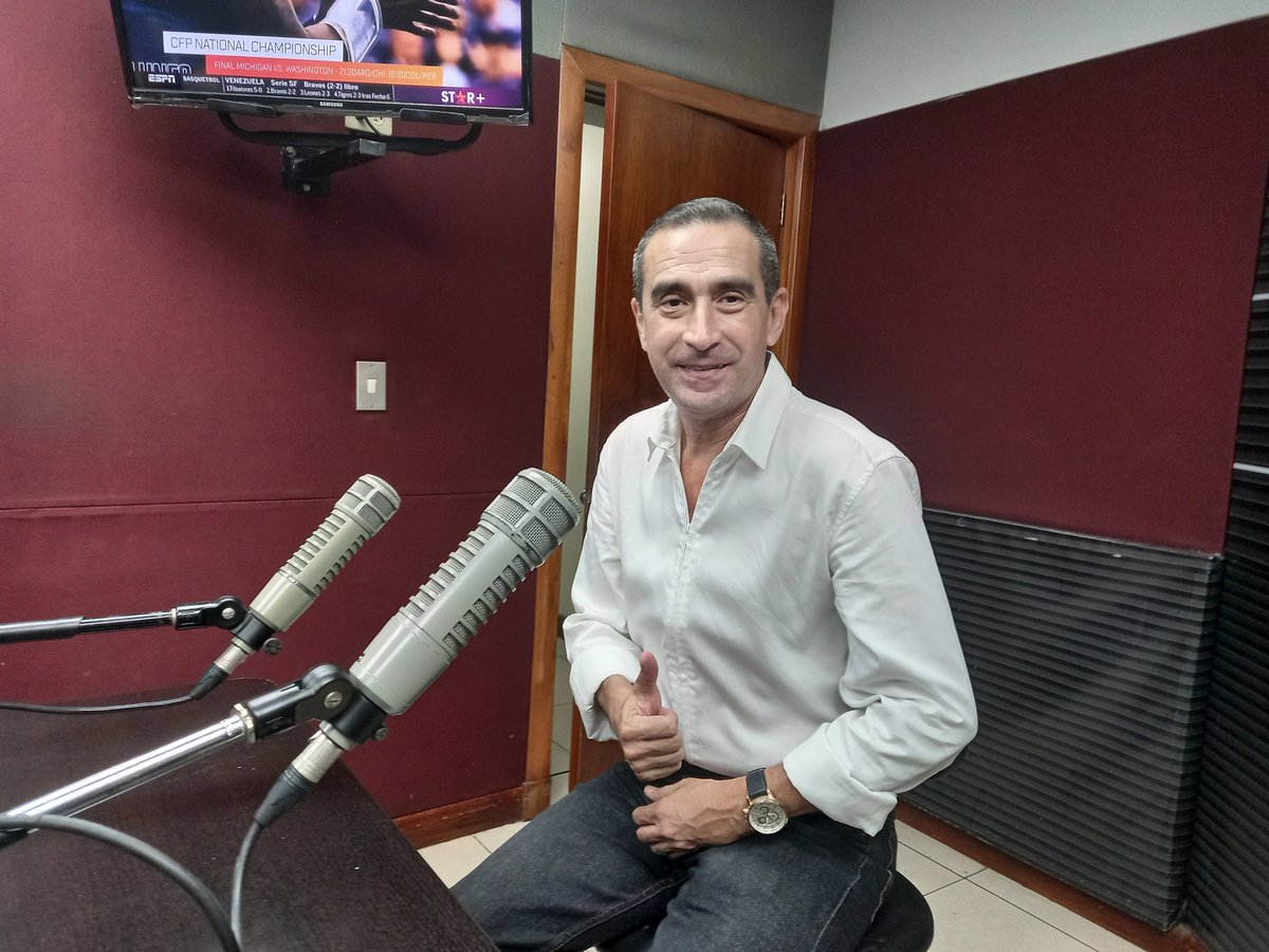 PatoCornejo's tweet photo. #AlAire su programa vespertino #EscenarioDeportivo @Escenario_Dep por radio @Caravana750
https://t.co/1EX2T1YZLp
Con:
@lmbustamante_72
@BennyLanata
@PatoCornejo
#RIPBeckenbauer
#RIPZagallo
#LigaPro https://t.co/V2KmL75Xab