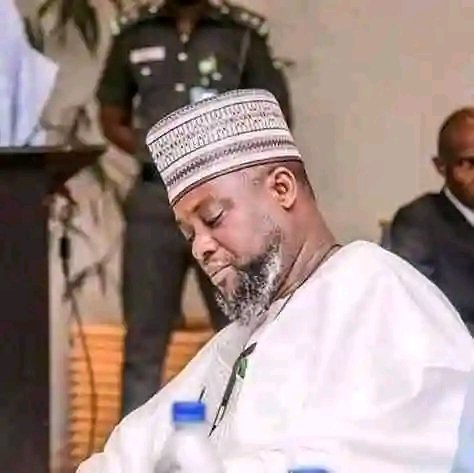 Naimyandoma's tweet photo. Alhamdulillah lokacin aiki yazo
Distinguishi SEN Nasiru Sani Zango katafila a jiyane me girma Sanata me wakiltar daura zone yafara aikinsa na daukar nauyin yima kananu yara shayi kokace kaciya Allah yasakamasa da alkhairi 

Dukkan muslimi yasan cewa kaciya wajibine agareshi. https://t.co/VnJMXb1Sge