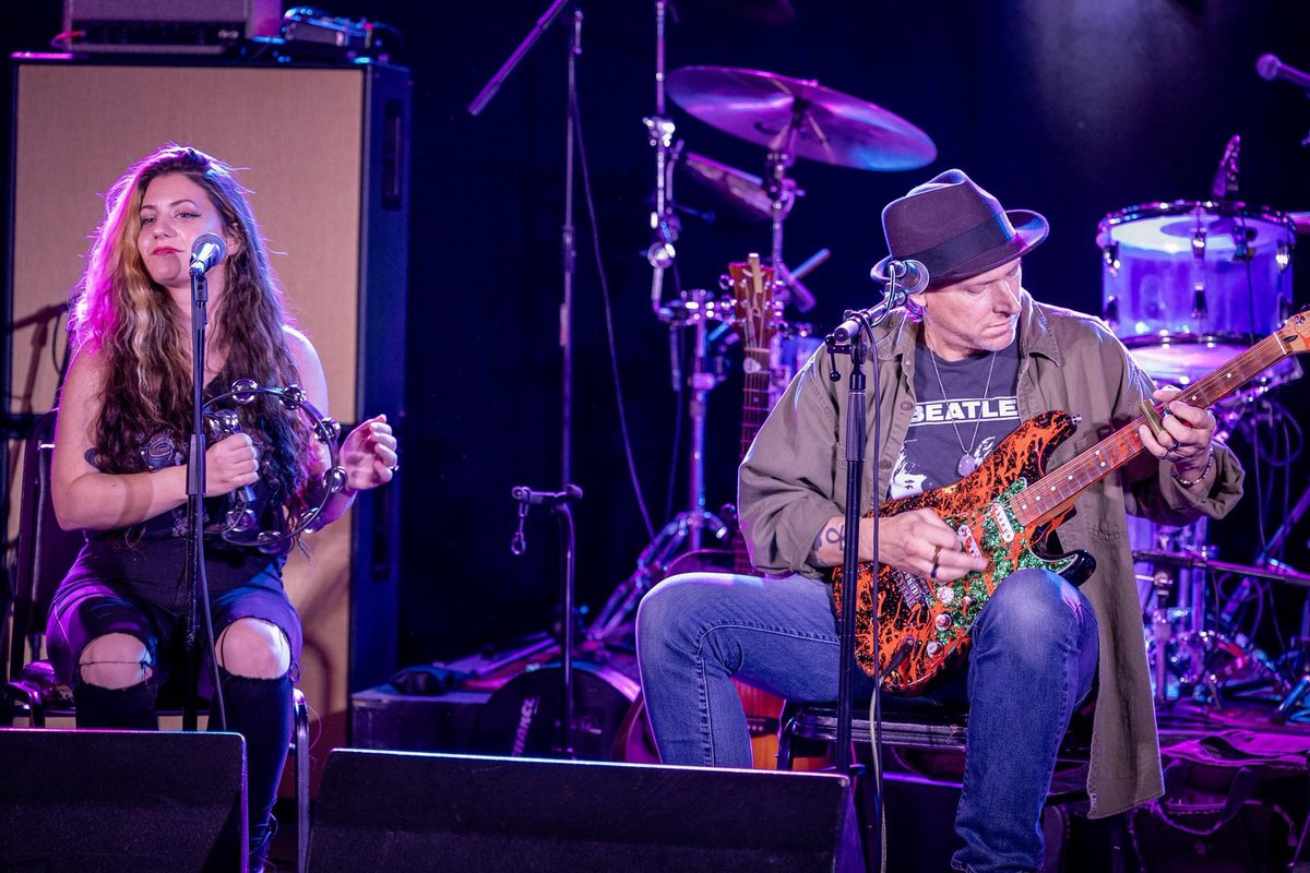 BourbonHouse_'s tweet photo. We don’t acoustic much, but there’s something about that stripped down rawness that is extra special
📸 @moon_doom13
#acoustic #authenticity #rockduo #bluesrock #southernrock #rocknroll #newclassicrock #nwocr #shankhall #milwaukee #acousticperformance #acousticrock #dynamicduo https://t.co/c8JpCHSg1D