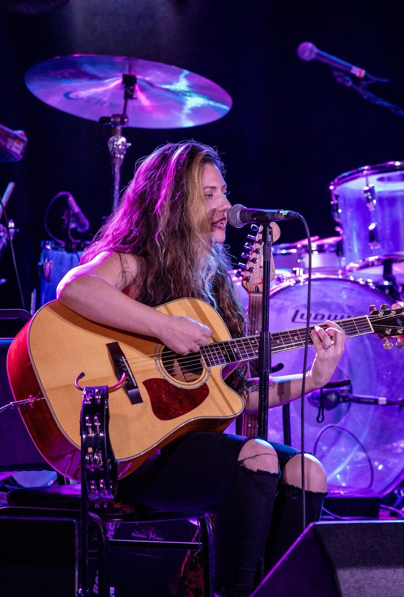 BourbonHouse_'s tweet photo. We don’t acoustic much, but there’s something about that stripped down rawness that is extra special
📸 @moon_doom13
#acoustic #authenticity #rockduo #bluesrock #southernrock #rocknroll #newclassicrock #nwocr #shankhall #milwaukee #acousticperformance #acousticrock #dynamicduo https://t.co/c8JpCHSg1D