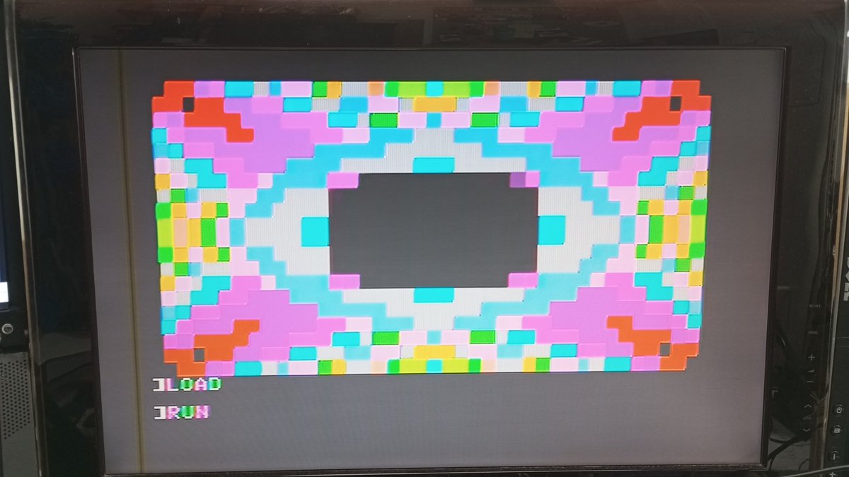 Oscilador versión moderna para un Apple ][ , parece encajar bien y funciona de maravilla #diy #electronics #retocomputer