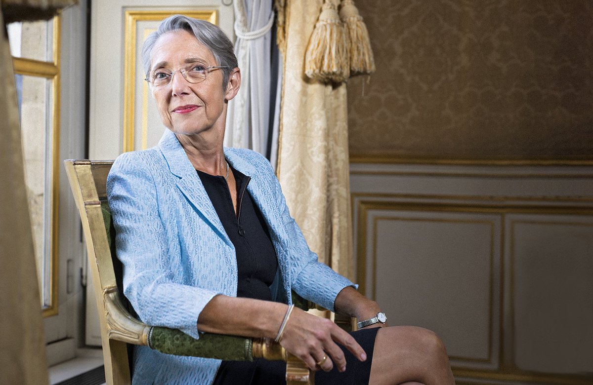 JeunesEdouard's tweet photo. Nous saluons le travail et la détermination d’@Elisabeth_Borne, une femme d’État qui a su conduire des réformes nécessaires pour notre pays dans une conjoncture particulièrement complexe. Merci madame la Première ministre ! https://t.co/PewUHtoDk9