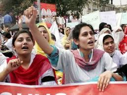 DrAdnankhanYDA's tweet photo. The funding shortfall not only hampers the dreams of aspiring doctors but also endangers the health of KPK's population. Government, prioritize healthcare funding now! #InductionforAll #YDAkp
#KPKDoctorsStrike https://t.co/GneeGDf6QG