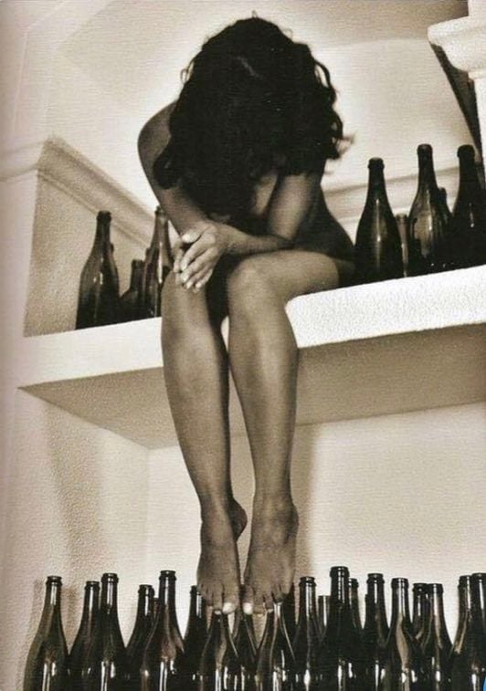 “Ni siquiera pedimos felicidad, sólo un poco menos de dolor".
 Charles Bukowski